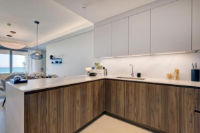 Luxury Beach Front 2 Bed Apartment in Malaga Towers